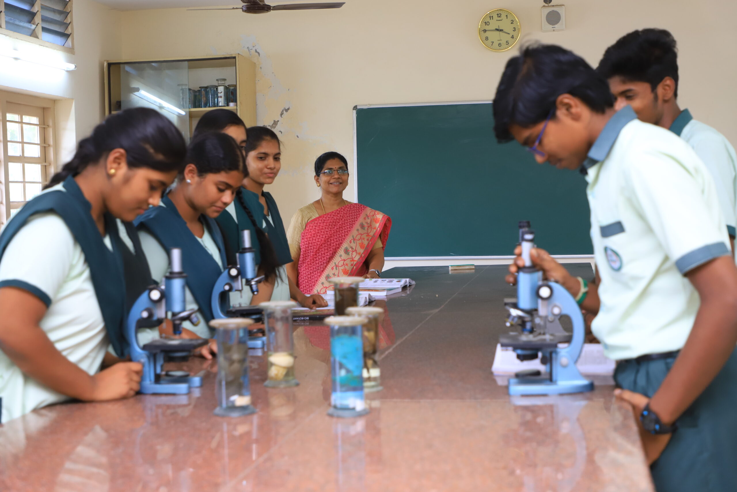 sunbeam-matrics-facilities-Biology Lab