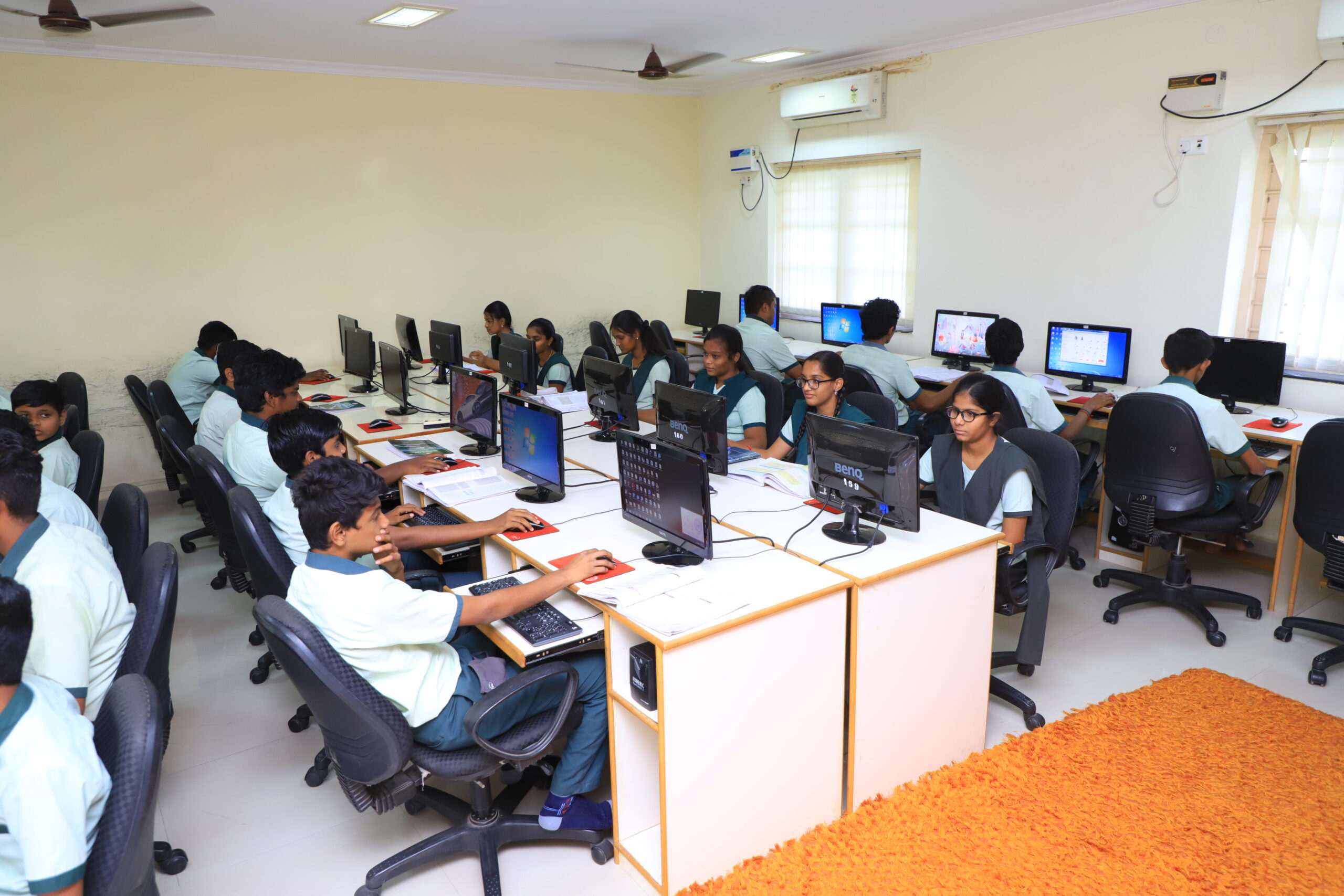 sunbeam-matric-facilities-Computer Lab