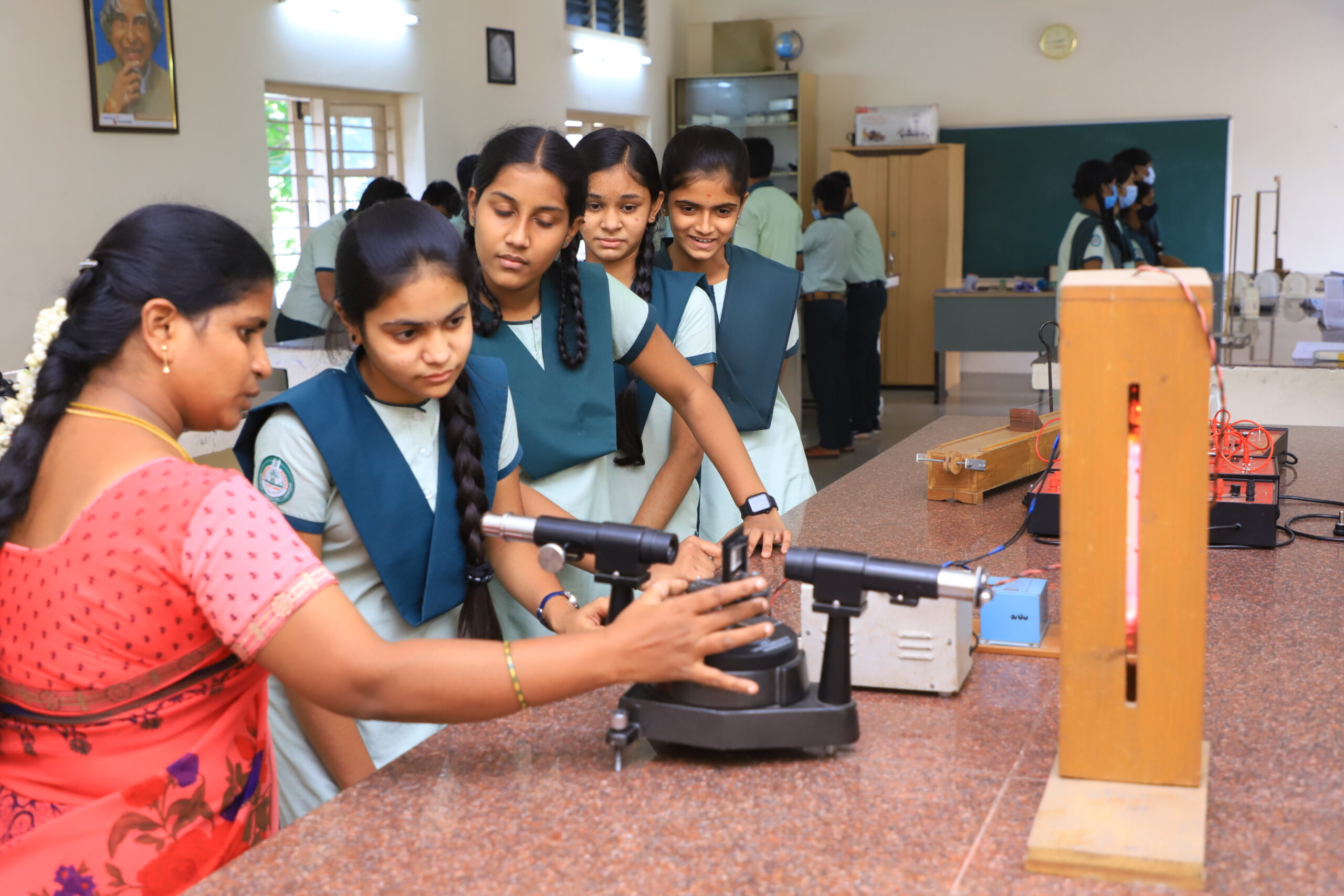 sunbeam-matric-facilities-Lab-Physics Lab